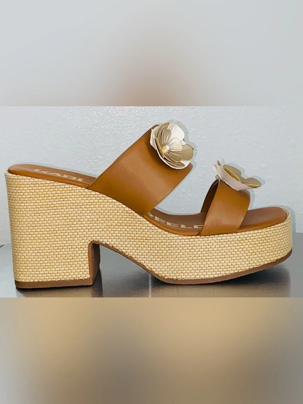 KARL LAGERFELD LEATHER AND RAFFIA PLATFORM SANDALS WITH GOLD METALLIC FLOWERS